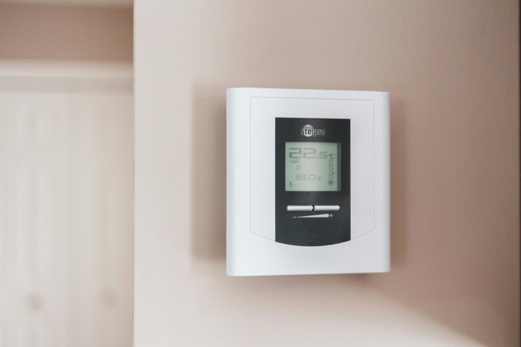 smart thermostat to save energy at home