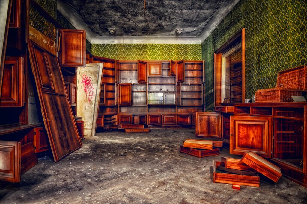 cluttered room is bad for Feng shui